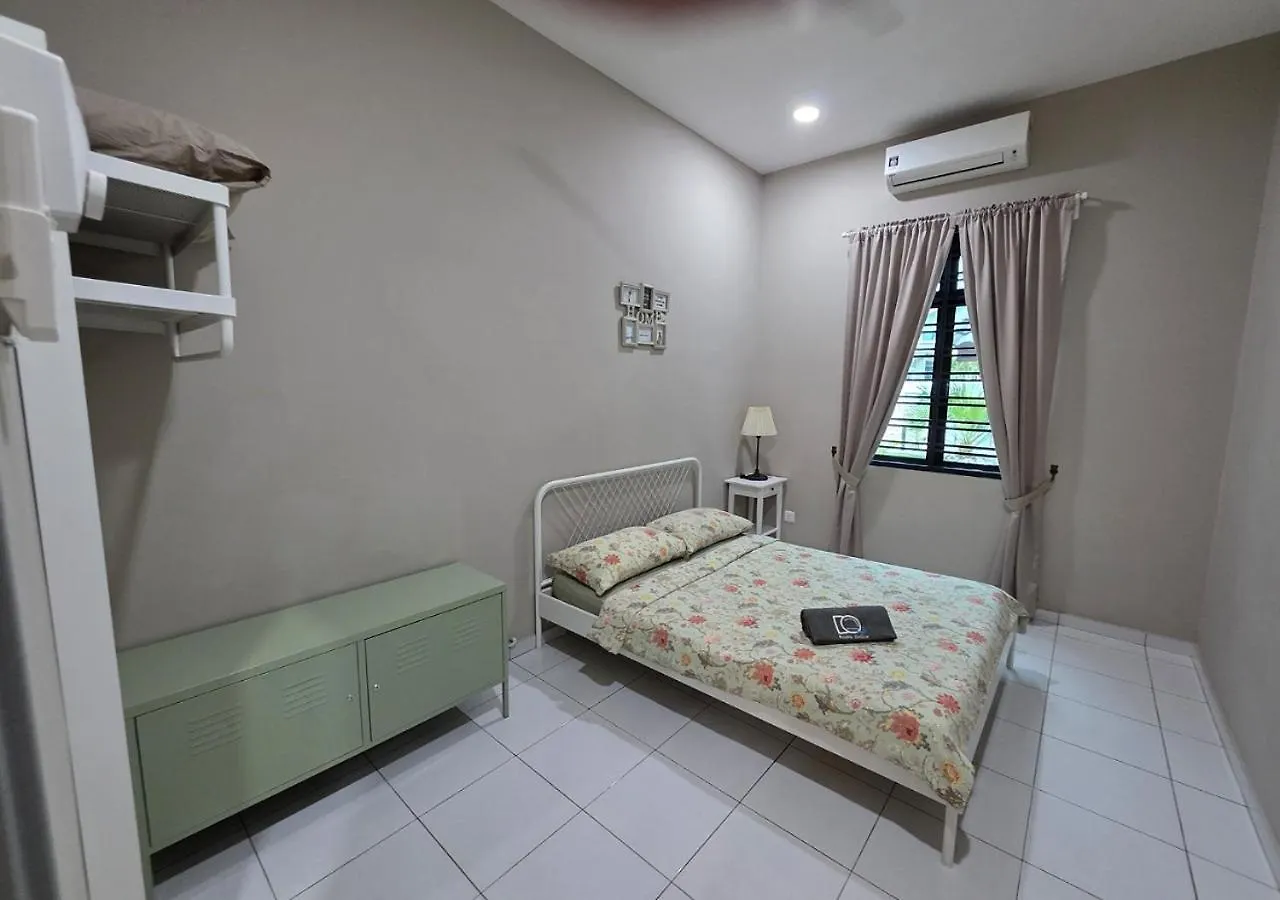 Holiday home Rooma With Private Pool In Kelebang Kelebang Besar