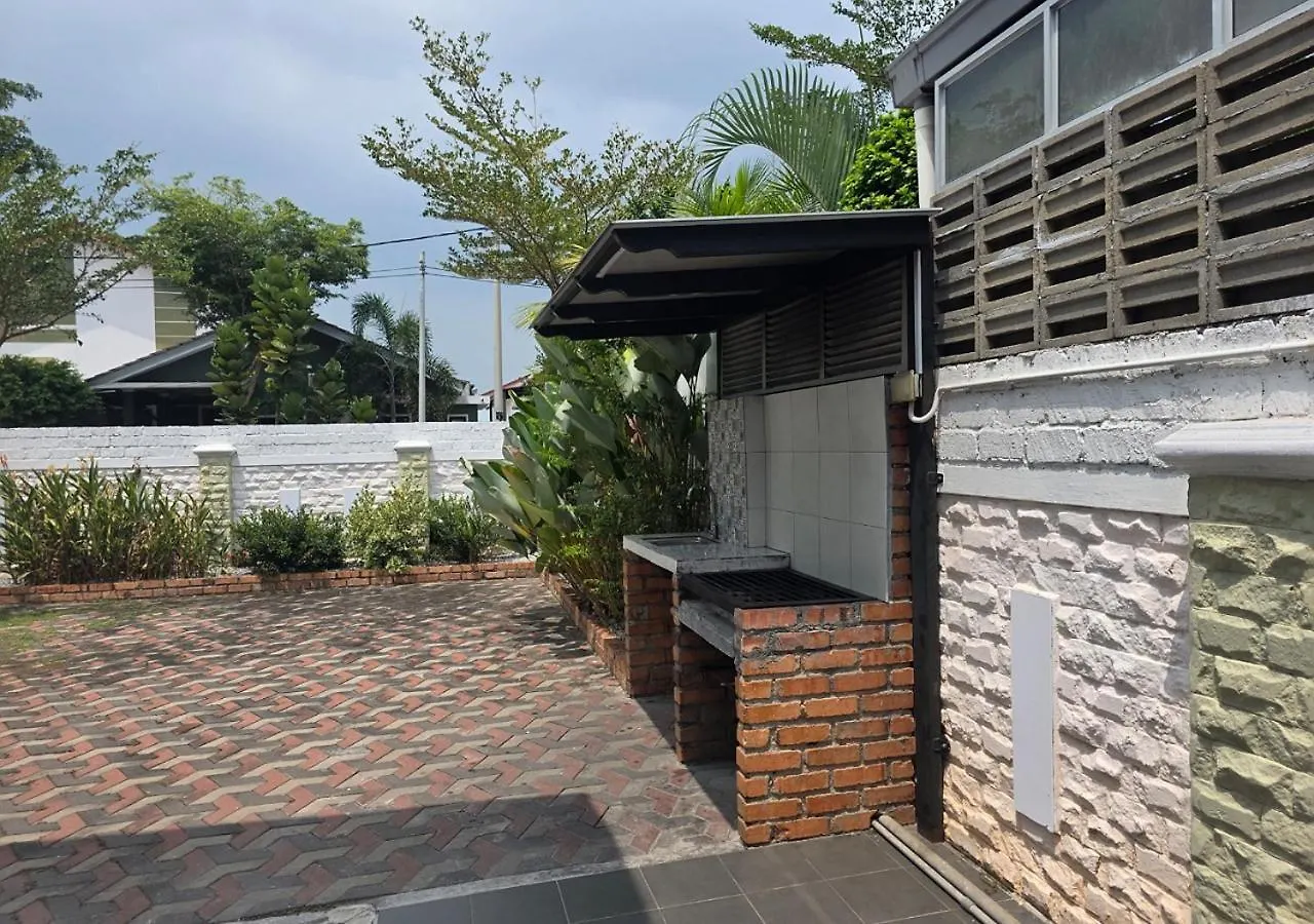 Rooma With Private Pool In Kelebang Kelebang Besar Holiday home
