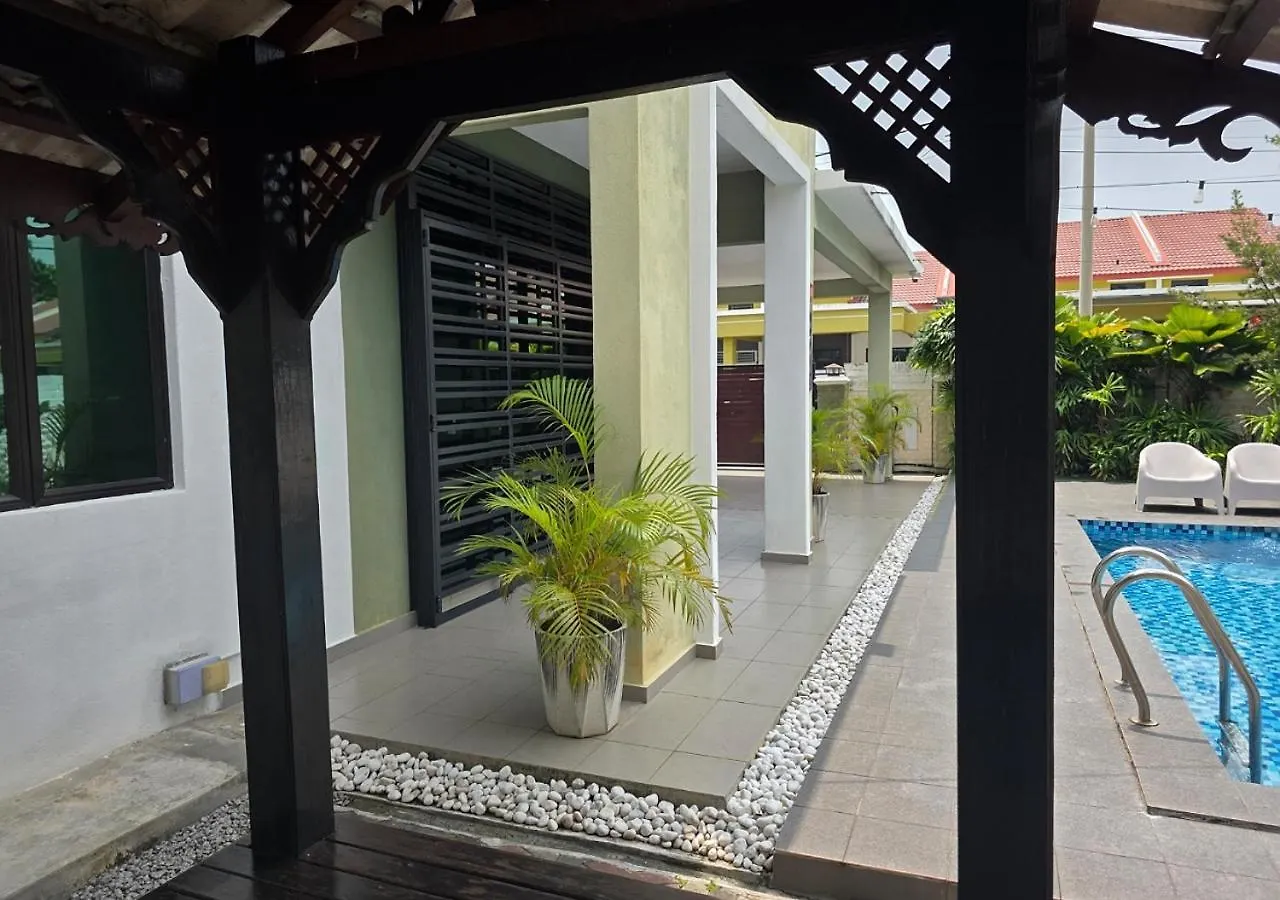 Rooma With Private Pool In Kelebang Kelebang Besar